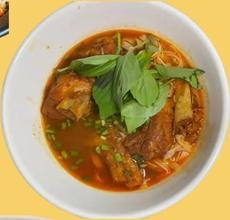 Rice Noodles with Braised Pork Ribs (Hủ tíu sườn)