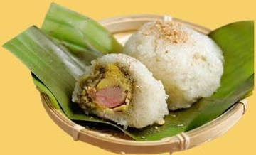 Steamed Sticky Rice Ball with Pork & Mung Bean (Xôi khúc)